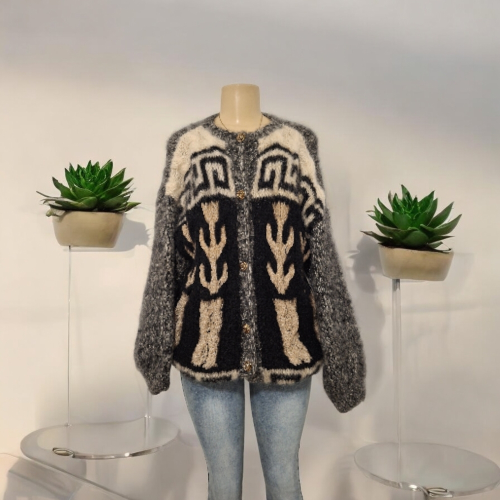 💋VINTAGE  Laborato A Mano Elegant Gray and Cream Women's Cardigan💋
